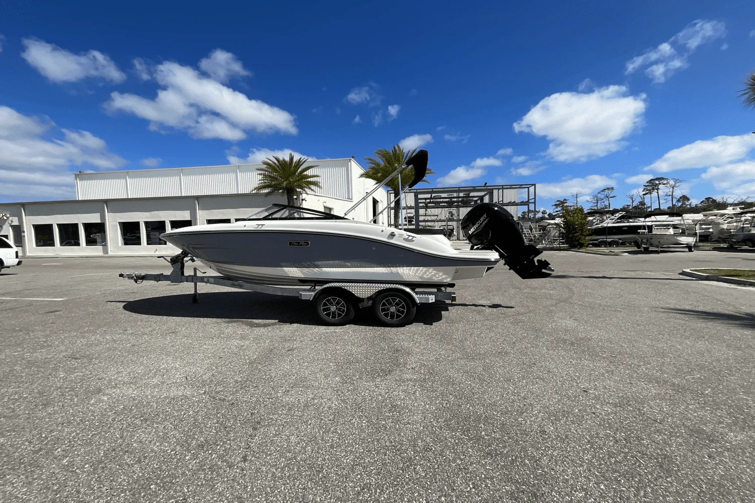 2025 Sea Ray SPX 190 Outboard Image Thumbnail #4