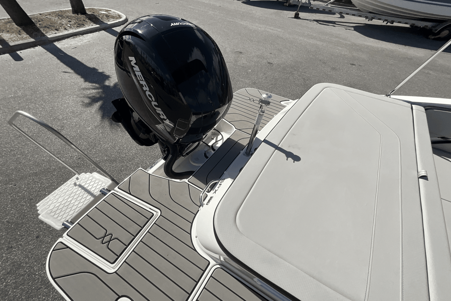 2025 Sea Ray SPX 190 Outboard Image Thumbnail #34