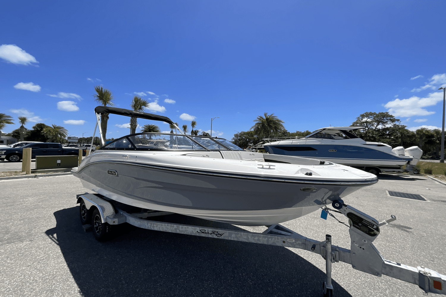 2025 Sea Ray SPX 190 Outboard Image Thumbnail #4