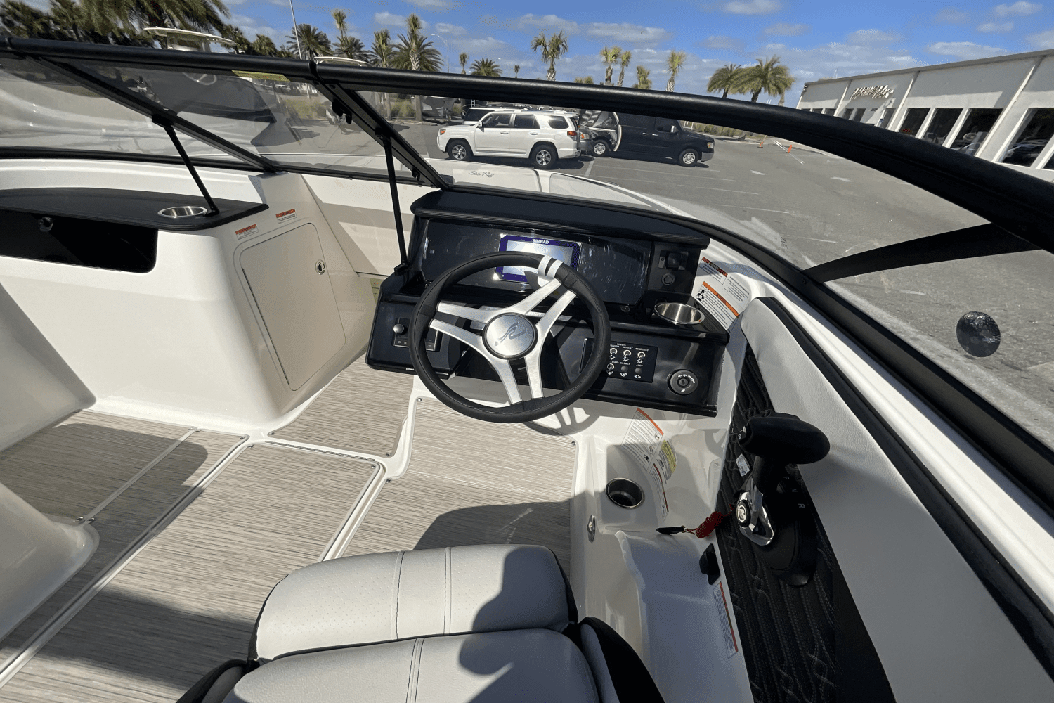 2025 Sea Ray SPX 190 Outboard Image Thumbnail #30
