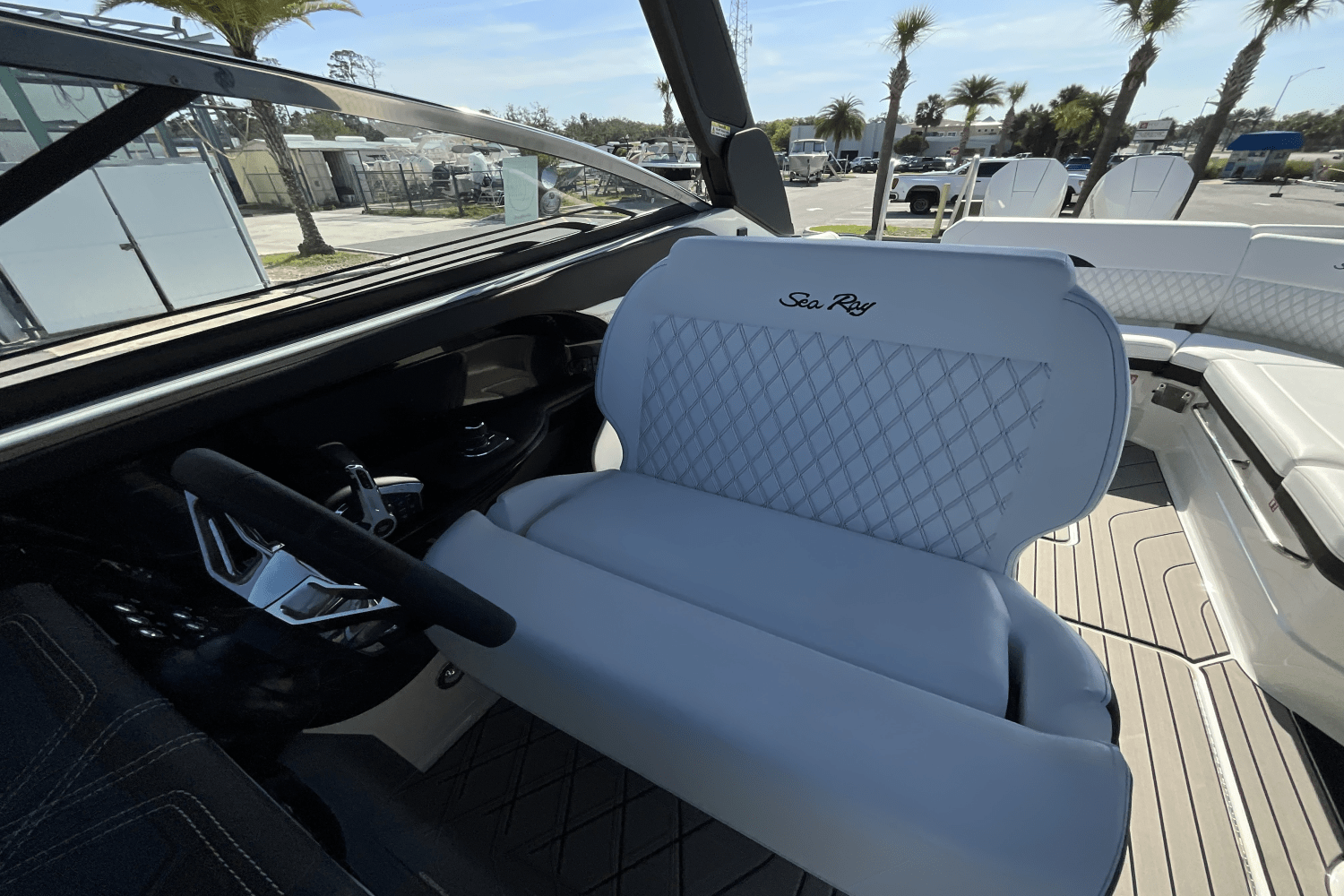 2025 Sea Ray SLX 280 Image Thumbnail #15