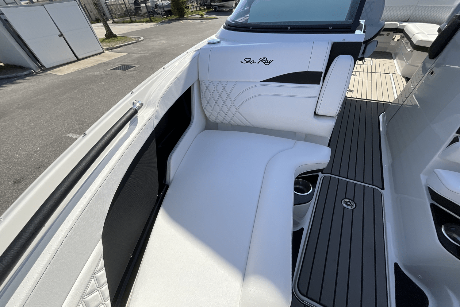 2025 Sea Ray SLX 280 Image Thumbnail #39