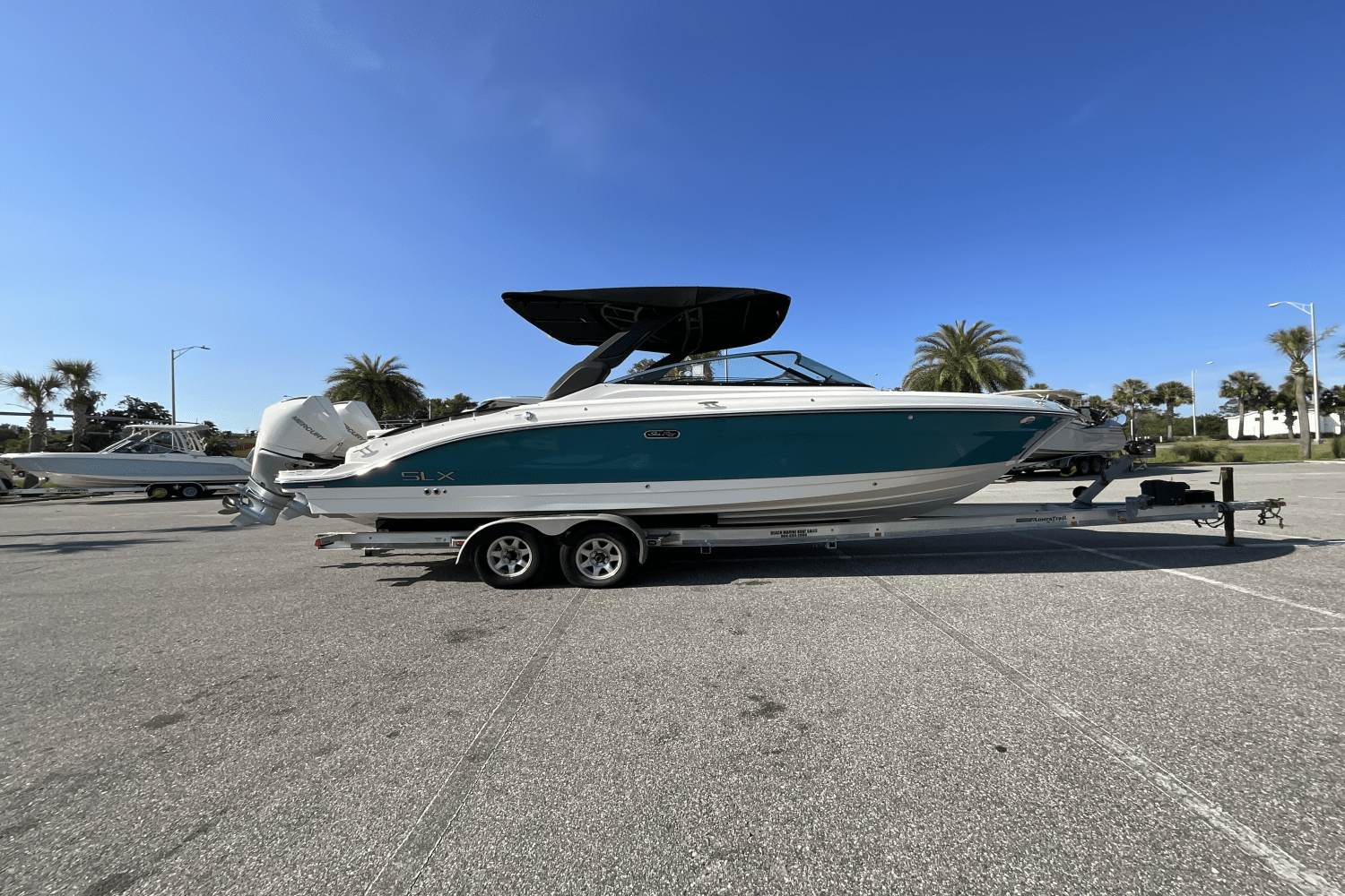 2025 Sea Ray SLX 280 Image Thumbnail #3
