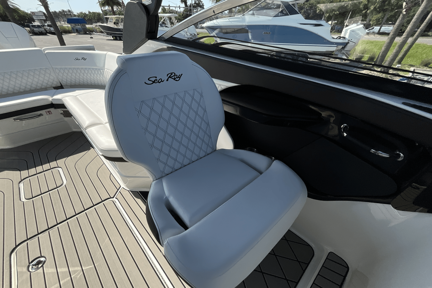 2025 Sea Ray SLX 280 Image Thumbnail #36