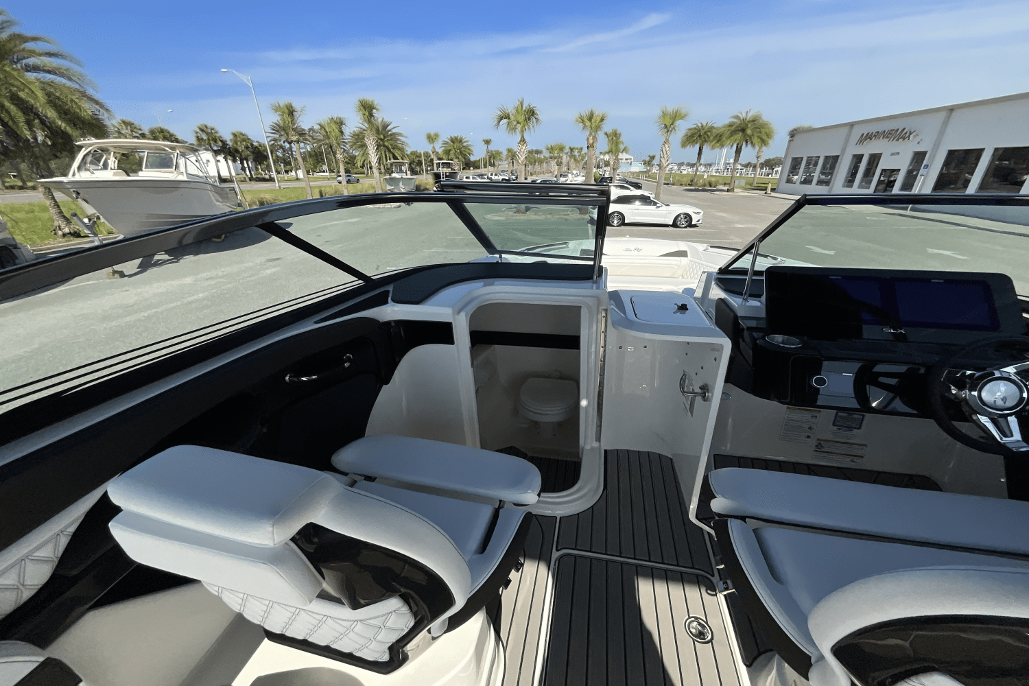 2025 Sea Ray SLX 280 Image Thumbnail #19