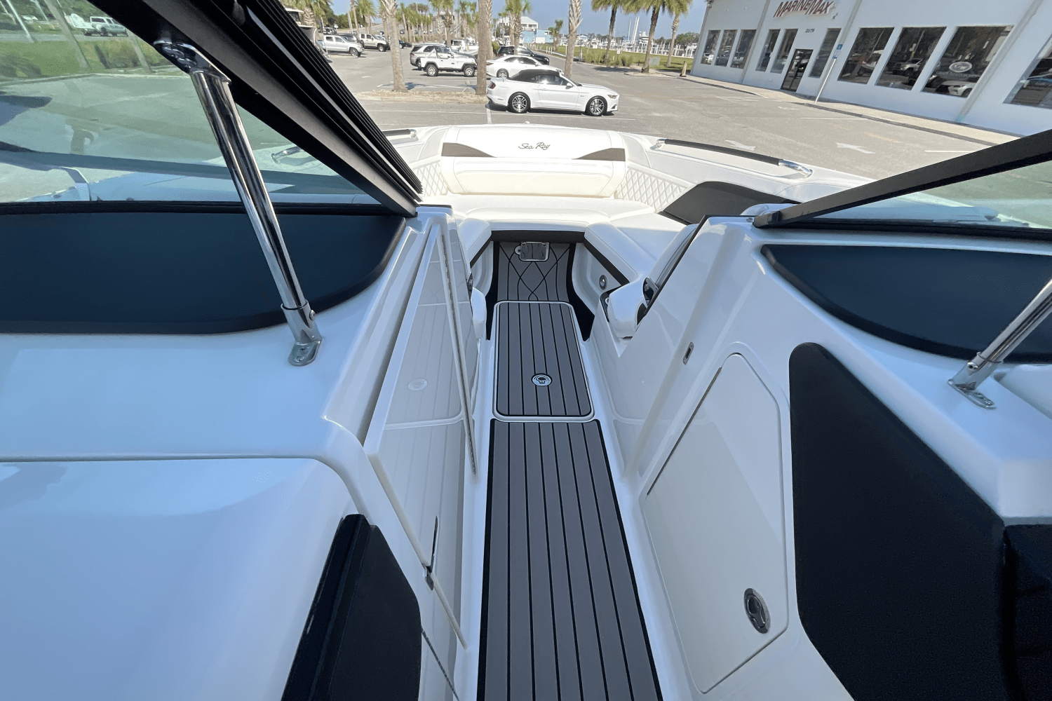 2025 Sea Ray SLX 280 Image Thumbnail #20