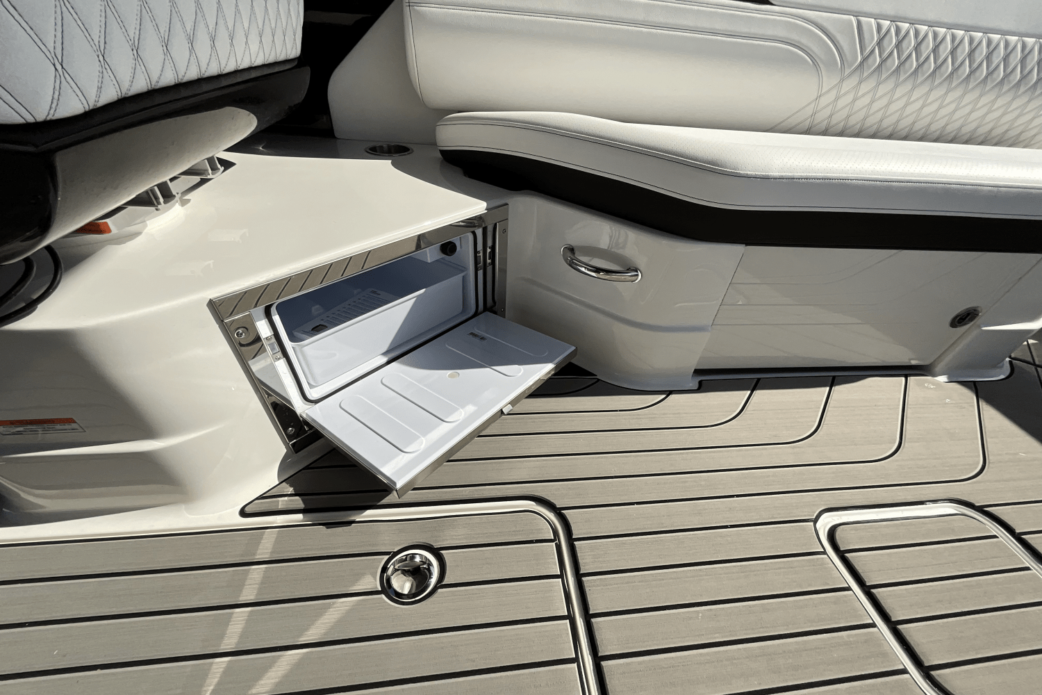 2025 Sea Ray SLX 280 Image Thumbnail #27