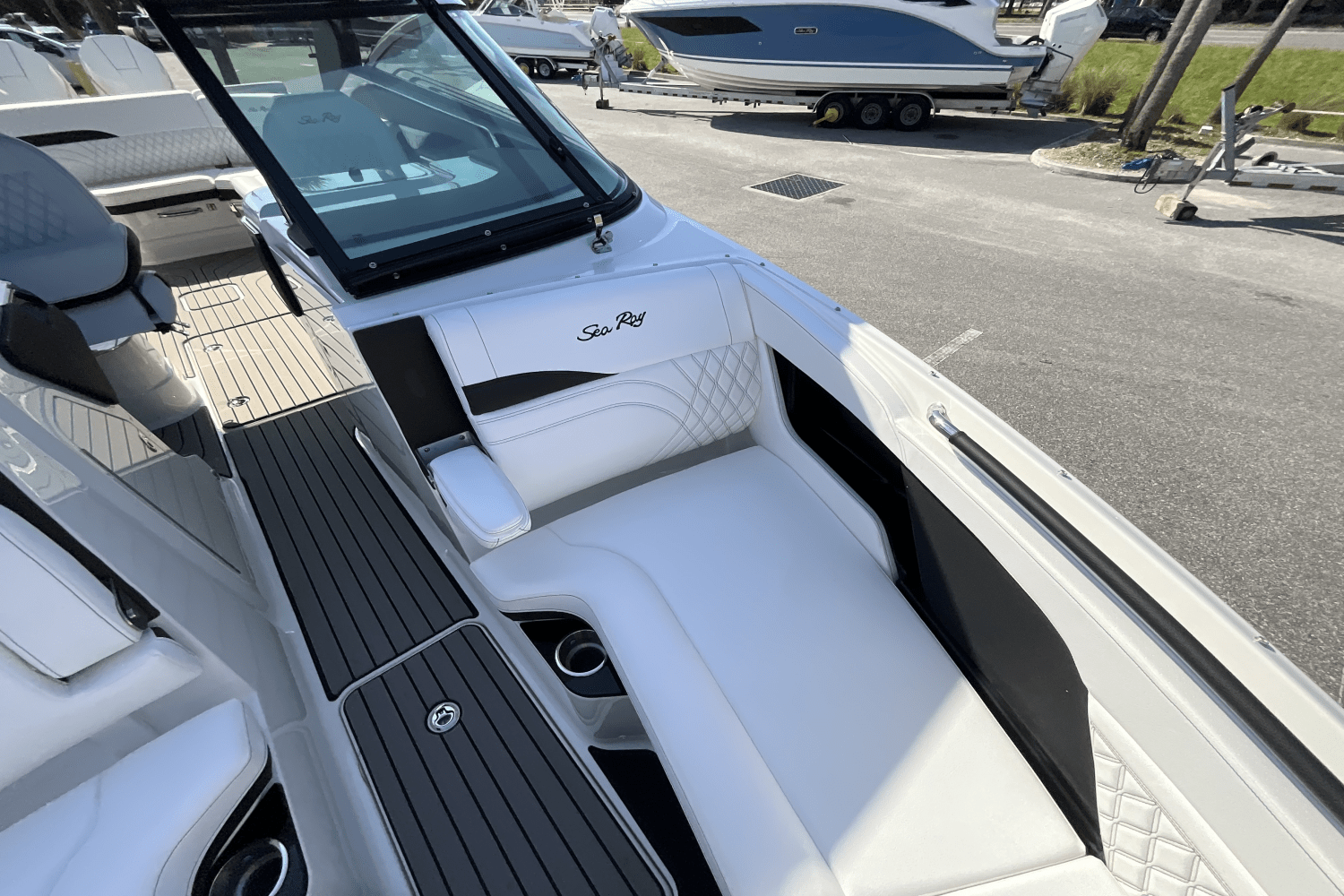 2025 Sea Ray SLX 280 Image Thumbnail #38