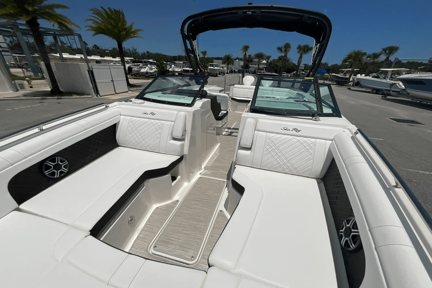 2026 Sea Ray SDX 290 Outboard Image Thumbnail #14