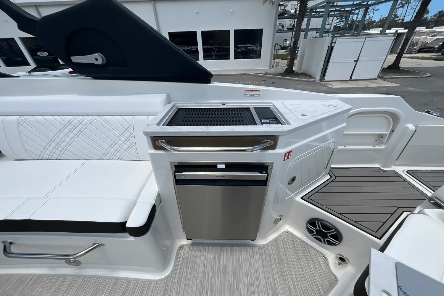 2026 Sea Ray SDX 290 Outboard Image Thumbnail #28