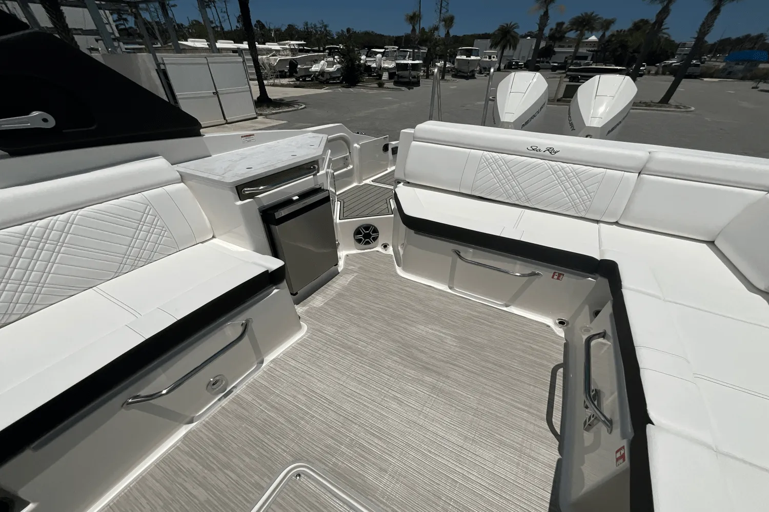 2026 Sea Ray SDX 290 Outboard Image Thumbnail #18