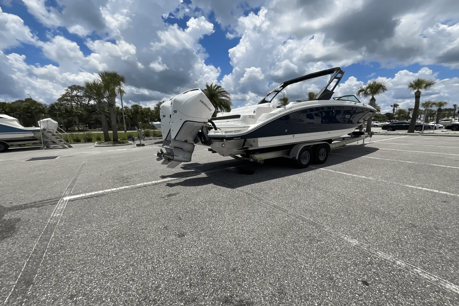 2026 Sea Ray SDX 290 Outboard Image Thumbnail #4