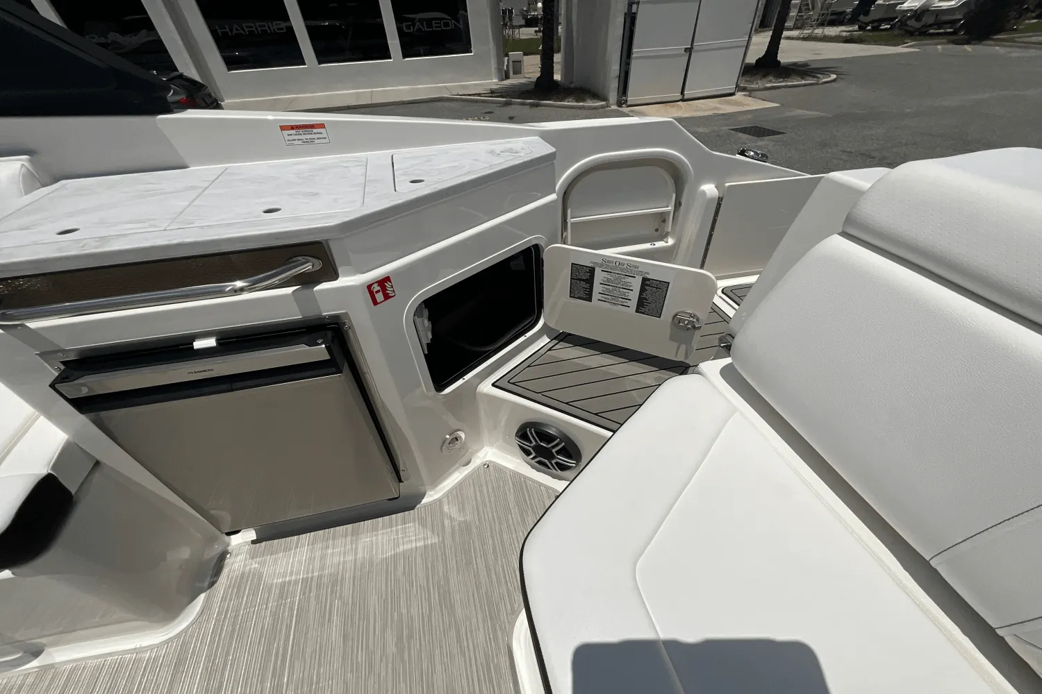 2026 Sea Ray SDX 290 Outboard Image Thumbnail #34