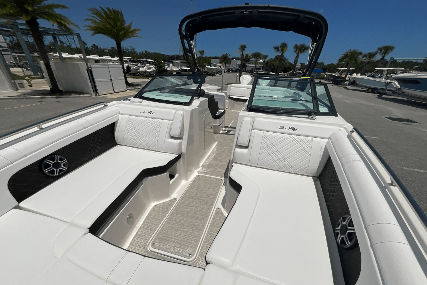 2026 Sea Ray SDX 290 Outboard Image Thumbnail #14