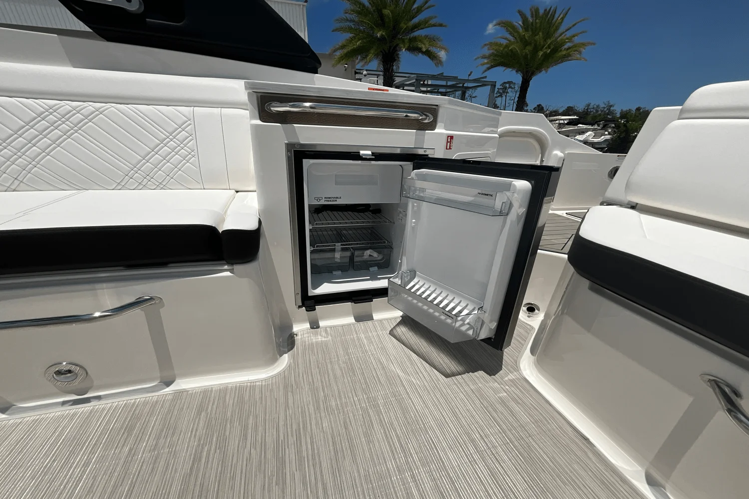 2026 Sea Ray SDX 290 Outboard Image Thumbnail #21