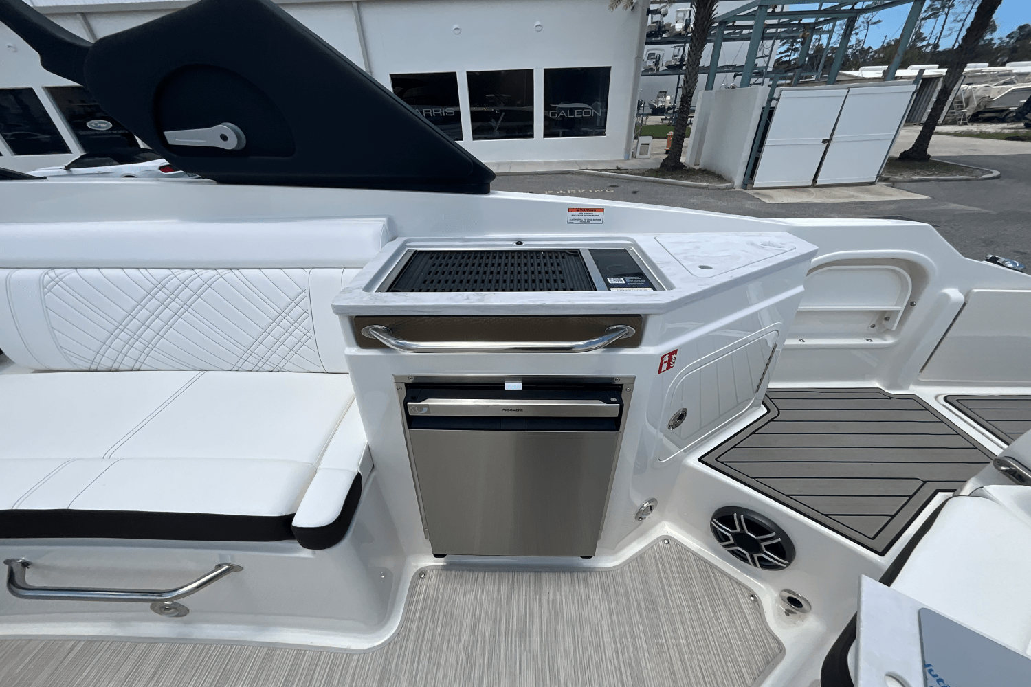 2026 Sea Ray SDX 290 Outboard Image Thumbnail #28