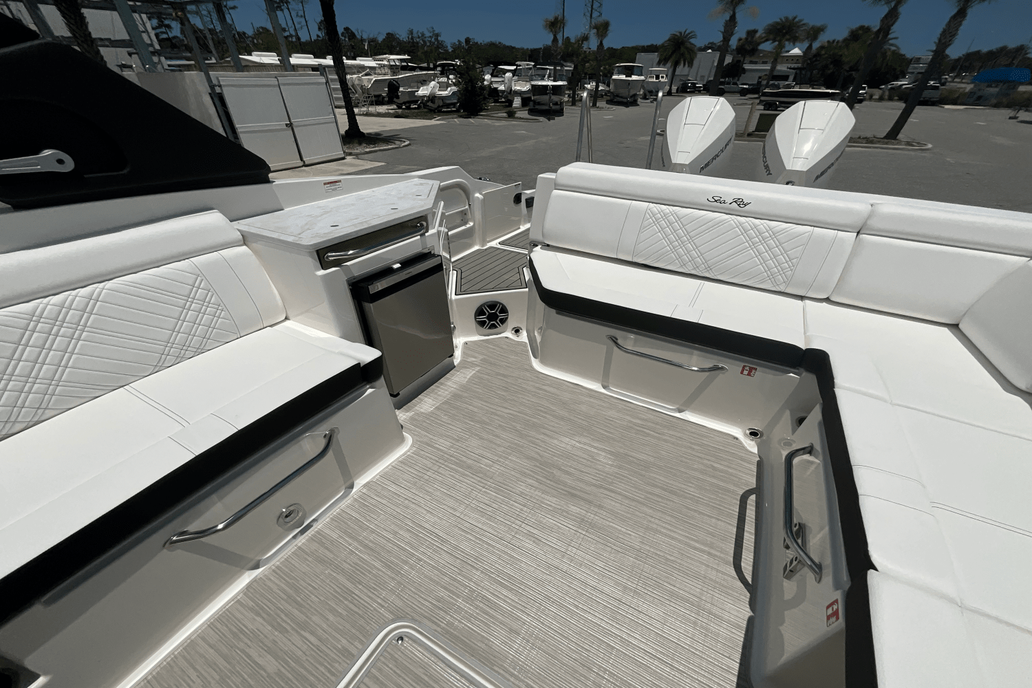 2026 Sea Ray SDX 290 Outboard Image Thumbnail #18