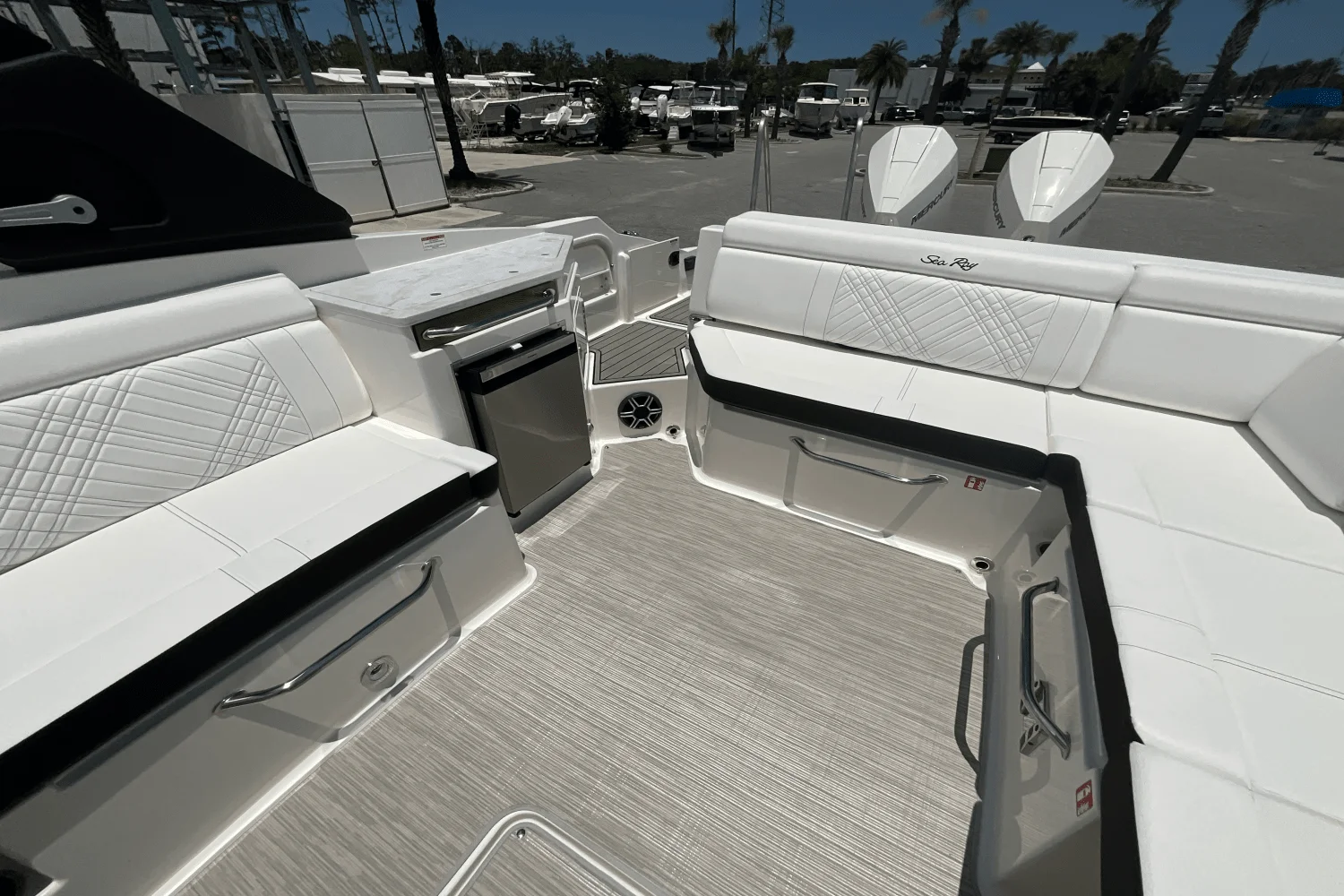 2026 Sea Ray SDX 290 Outboard Image Thumbnail #18