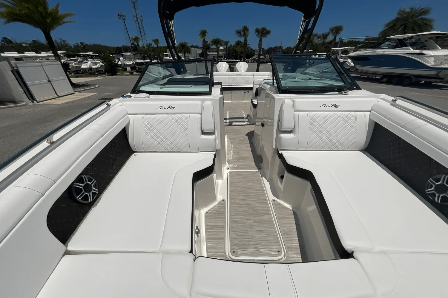 2026 Sea Ray SDX 290 Outboard Image Thumbnail #15