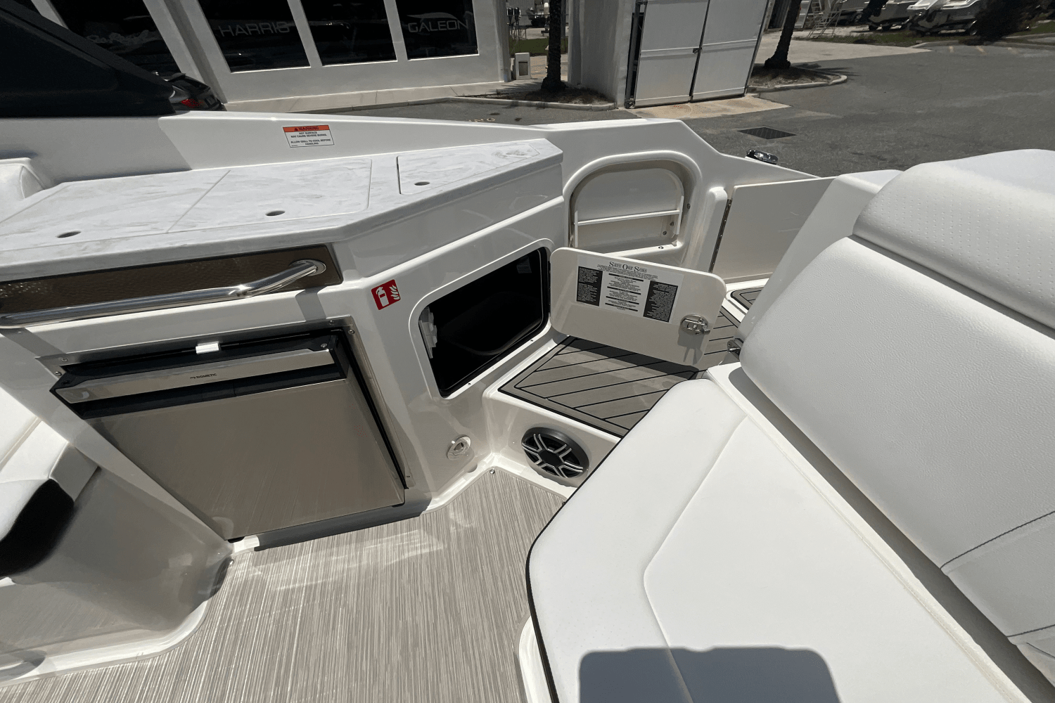 2026 Sea Ray SDX 290 Outboard Image Thumbnail #34