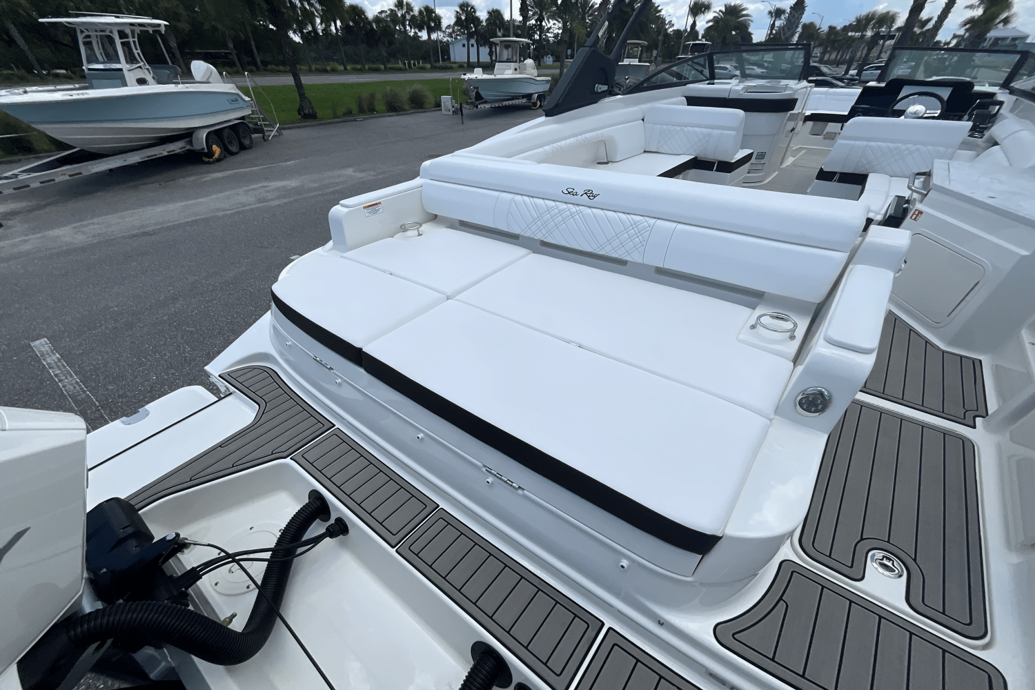 2026 Sea Ray SDX 290 Outboard Image Thumbnail #19