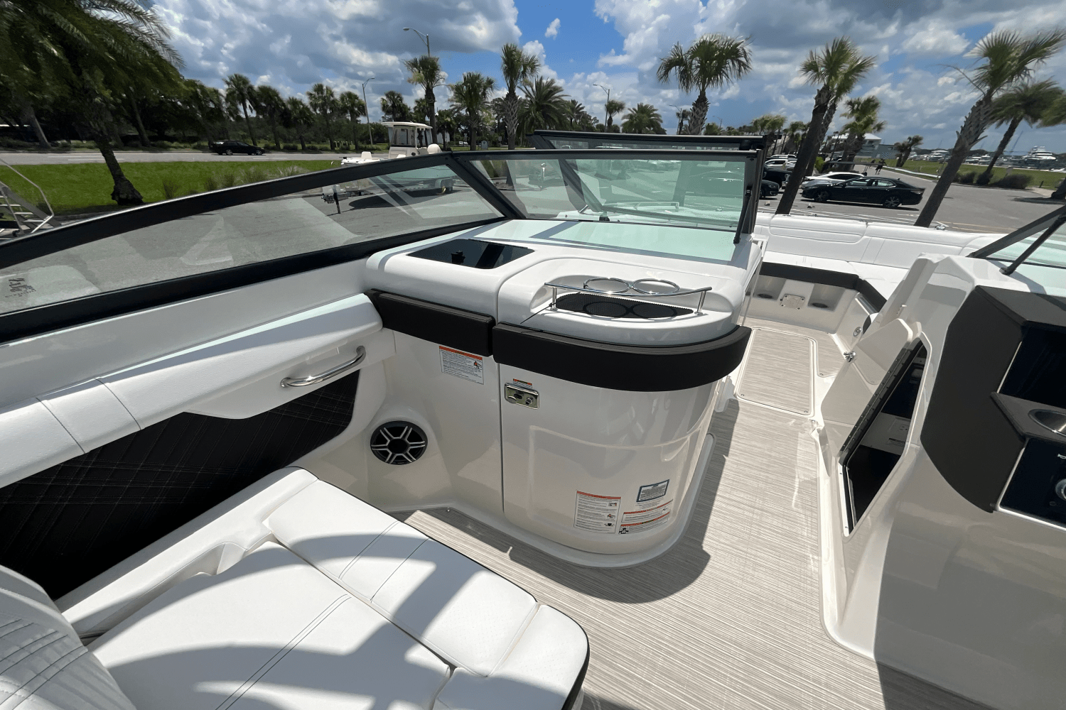2026 Sea Ray SDX 290 Outboard Image Thumbnail #12