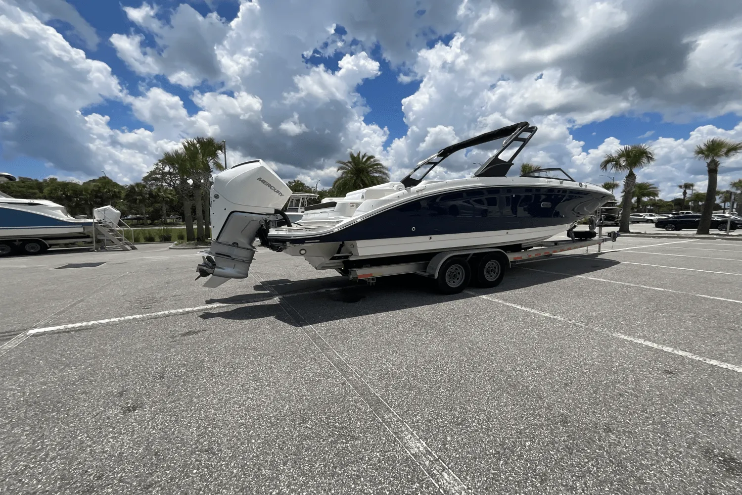 2026 Sea Ray SDX 290 Outboard Image Thumbnail #3