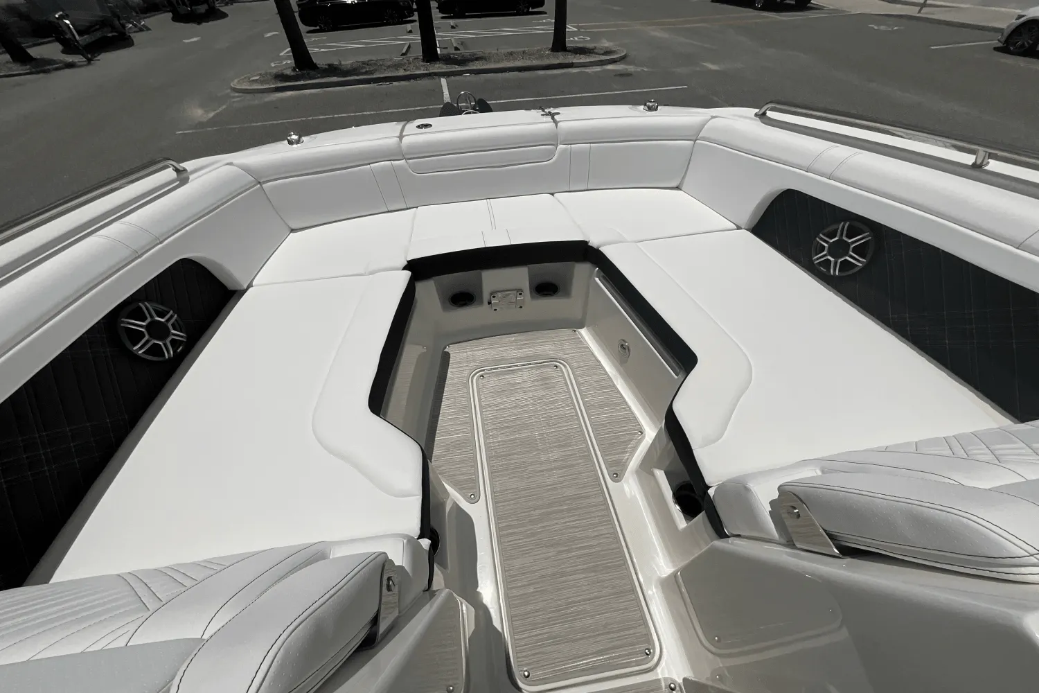 2026 Sea Ray SDX 290 Outboard Image Thumbnail #23