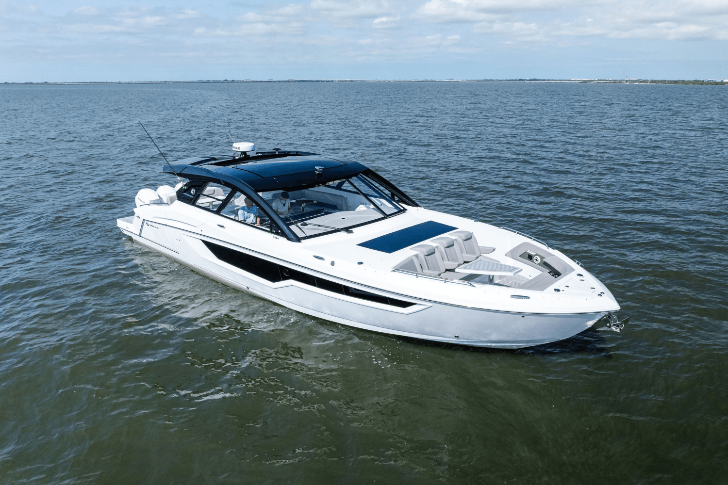 2025 Cruisers Yachts 50 GLS Outboard Image Thumbnail #4