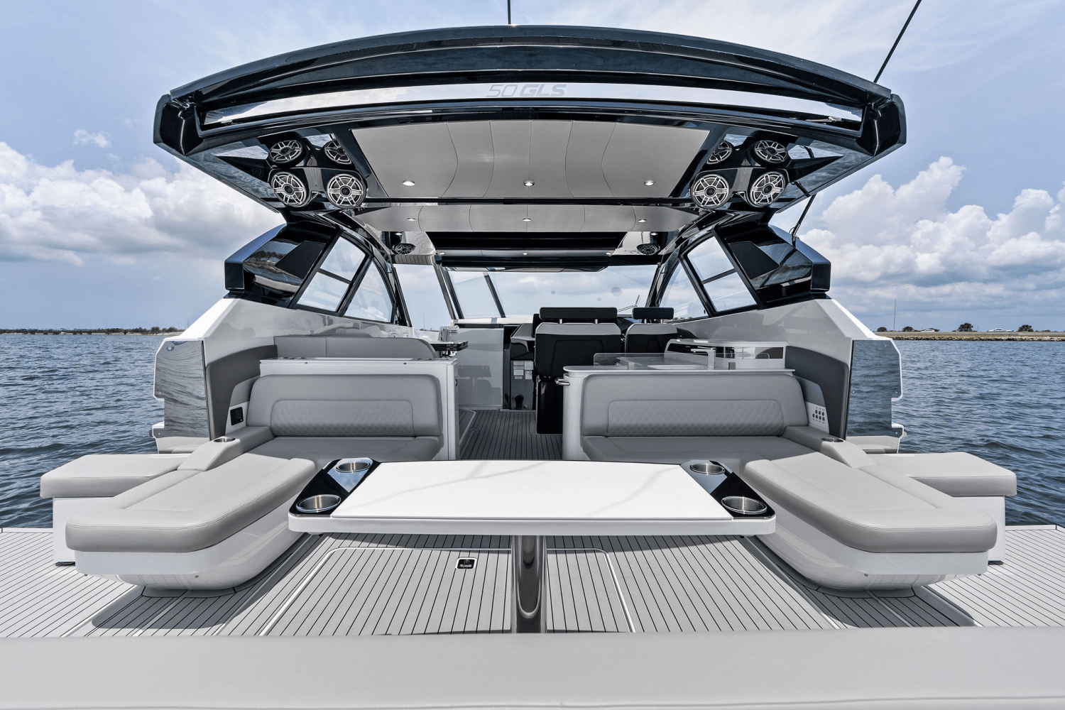 2025 Cruisers Yachts 50 GLS Outboard Image Thumbnail #36