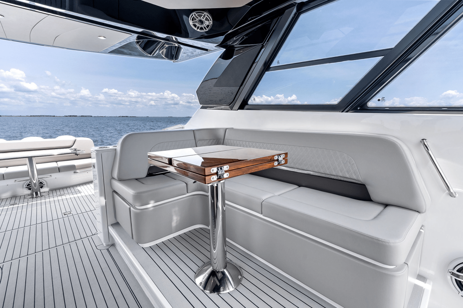 2025 Cruisers Yachts 50 GLS Outboard Image Thumbnail #54