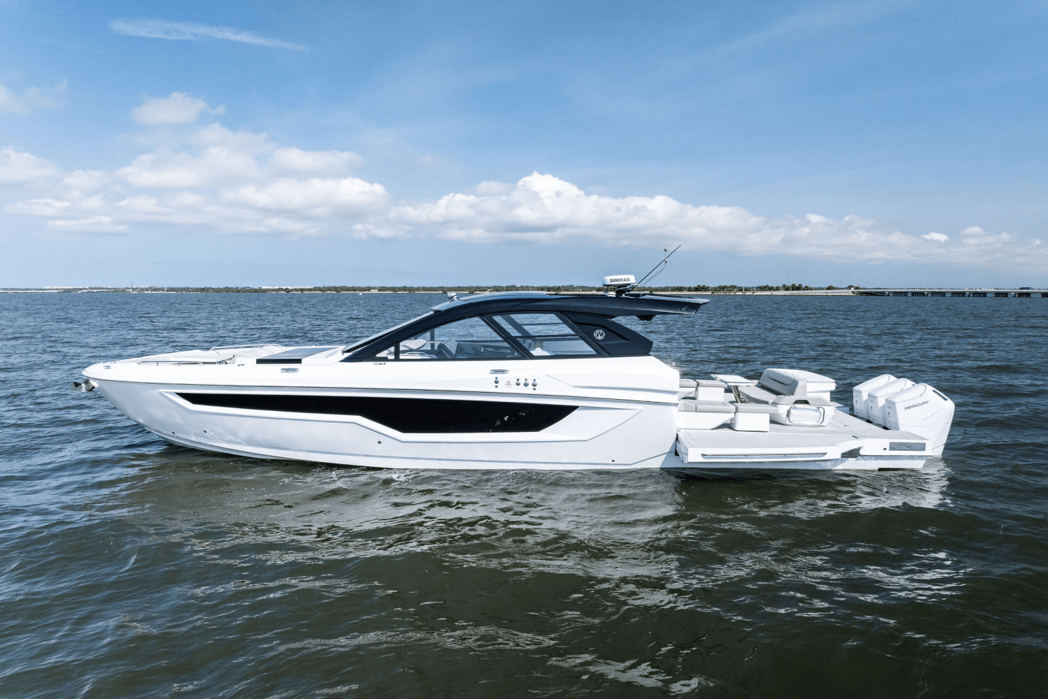 2025 Cruisers Yachts 50 GLS Outboard Image Thumbnail #8