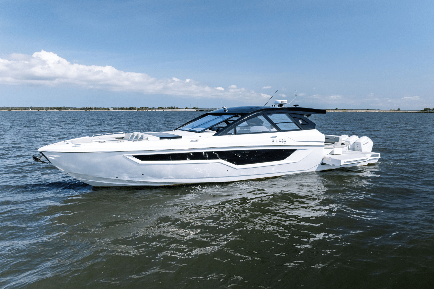 2025 Cruisers Yachts 50 GLS Outboard Image Thumbnail #10