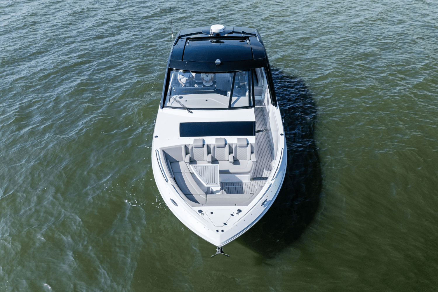 2025 Cruisers Yachts 50 GLS Outboard Image Thumbnail #5