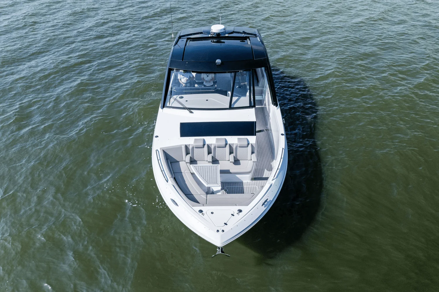 2025 Cruisers Yachts 50 GLS Outboard Image Thumbnail #5