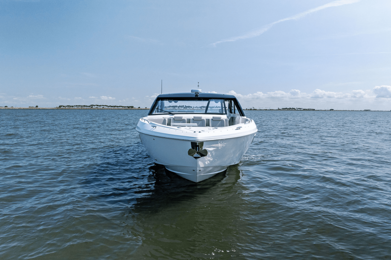 2025 Cruisers Yachts 50 GLS Outboard Image Thumbnail #11