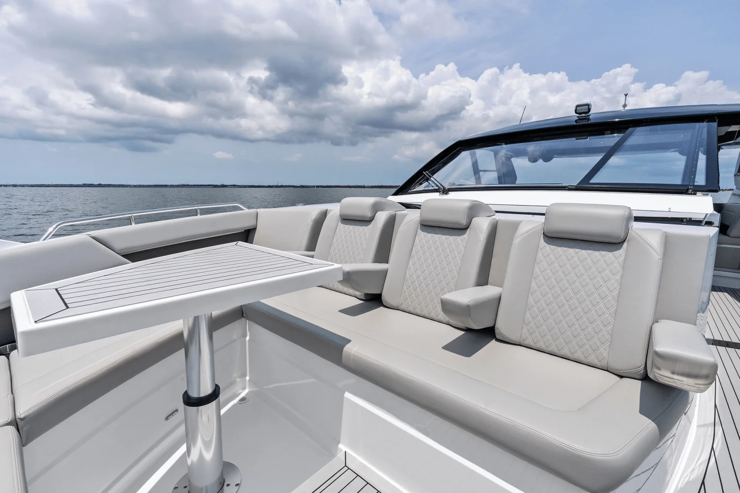 2025 Cruisers Yachts 50 GLS Outboard Image Thumbnail #66