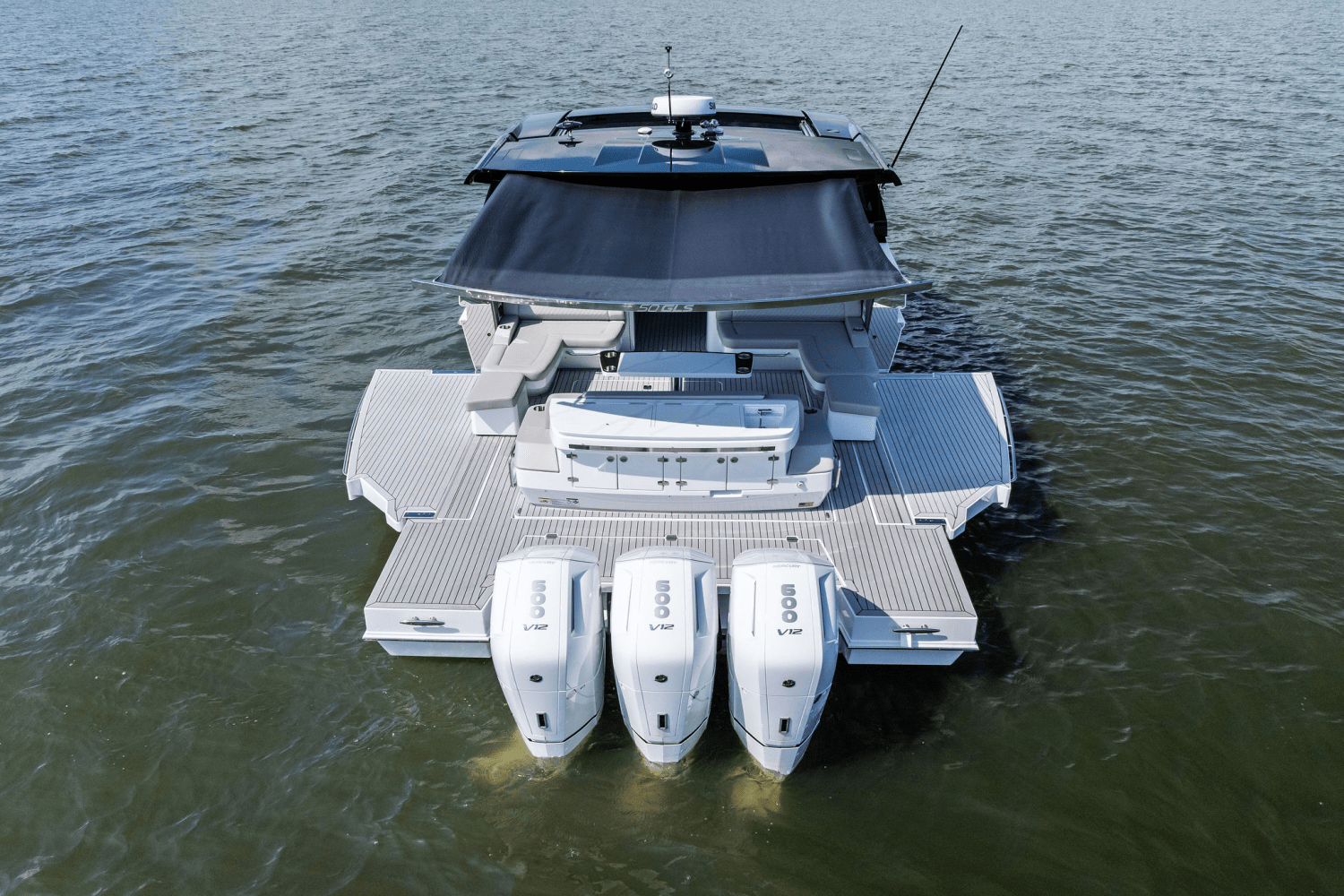 2025 Cruisers Yachts 50 GLS Outboard Image Thumbnail #15