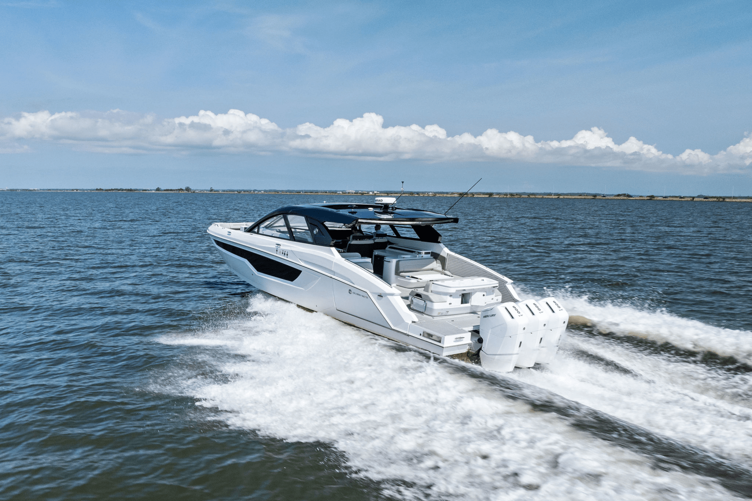 2025 Cruisers Yachts 50 GLS Outboard Image Thumbnail #20