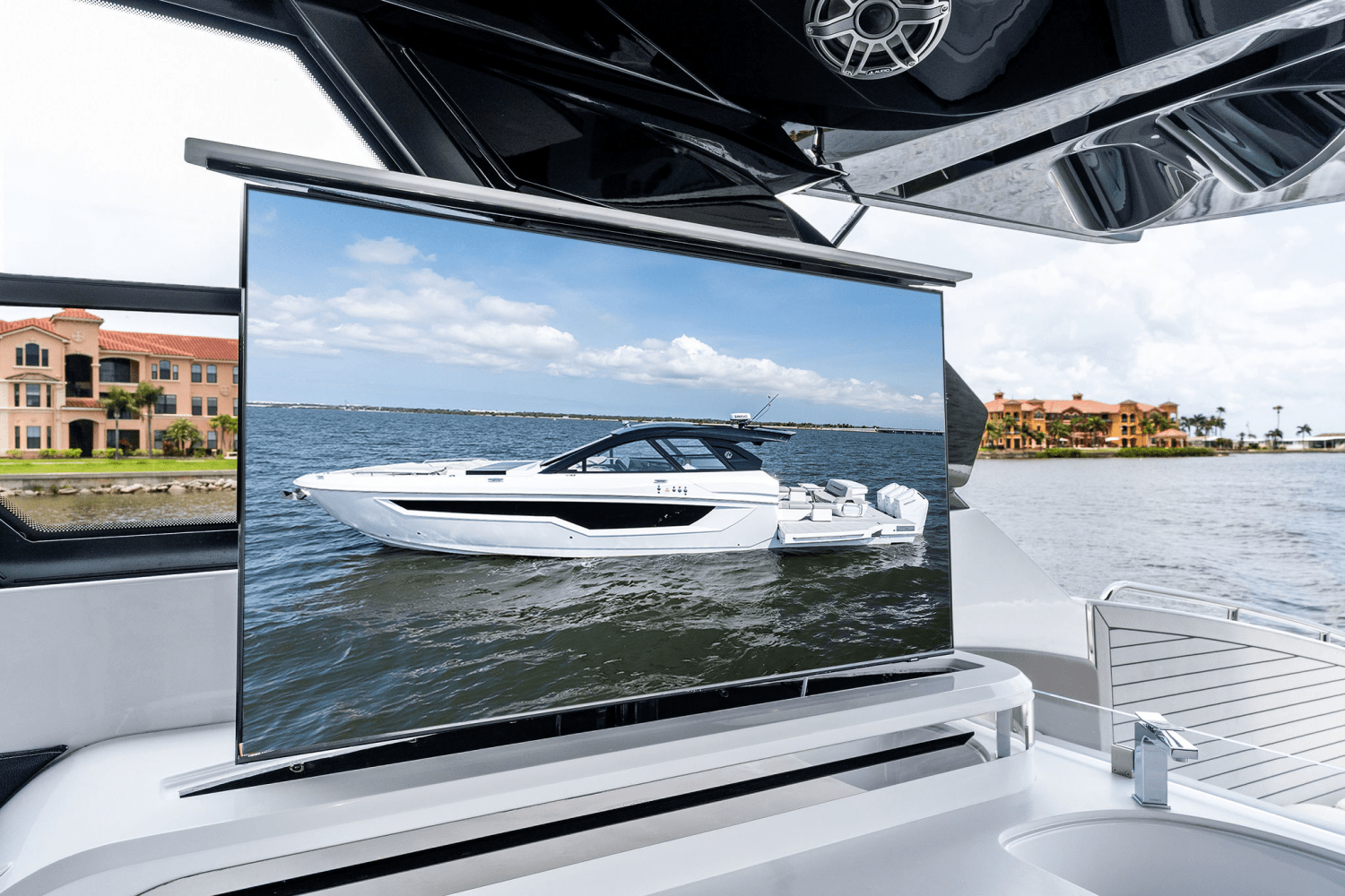 2025 Cruisers Yachts 50 GLS Outboard Image Thumbnail #84