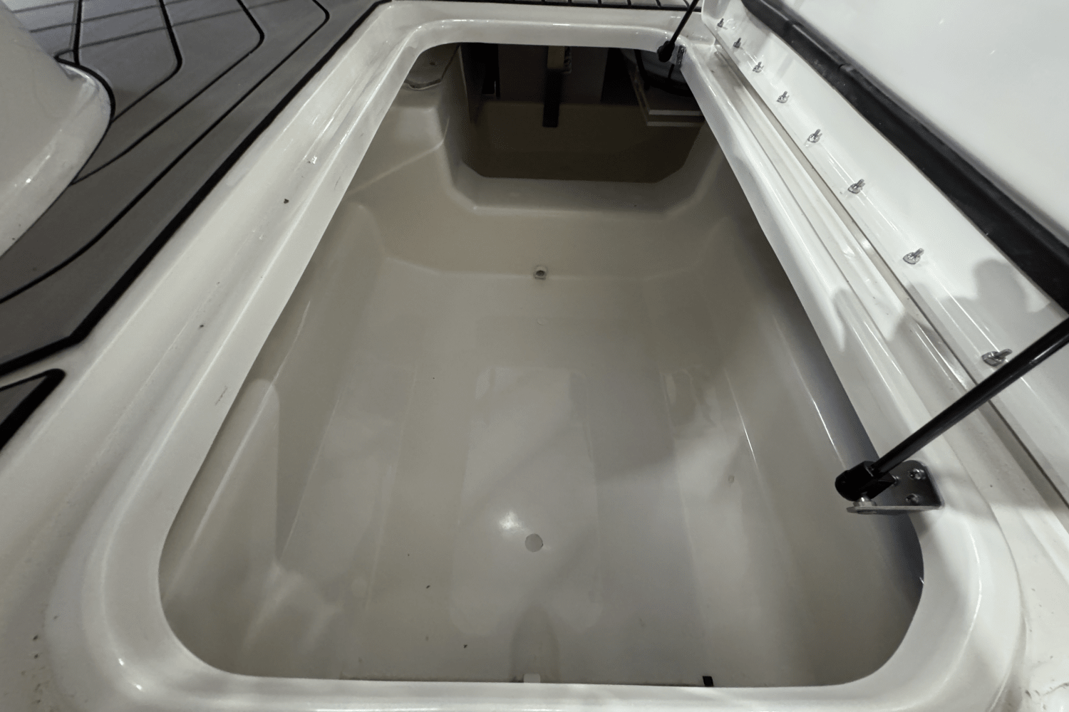 2025 Sea Ray SLX 260 Image Thumbnail #23