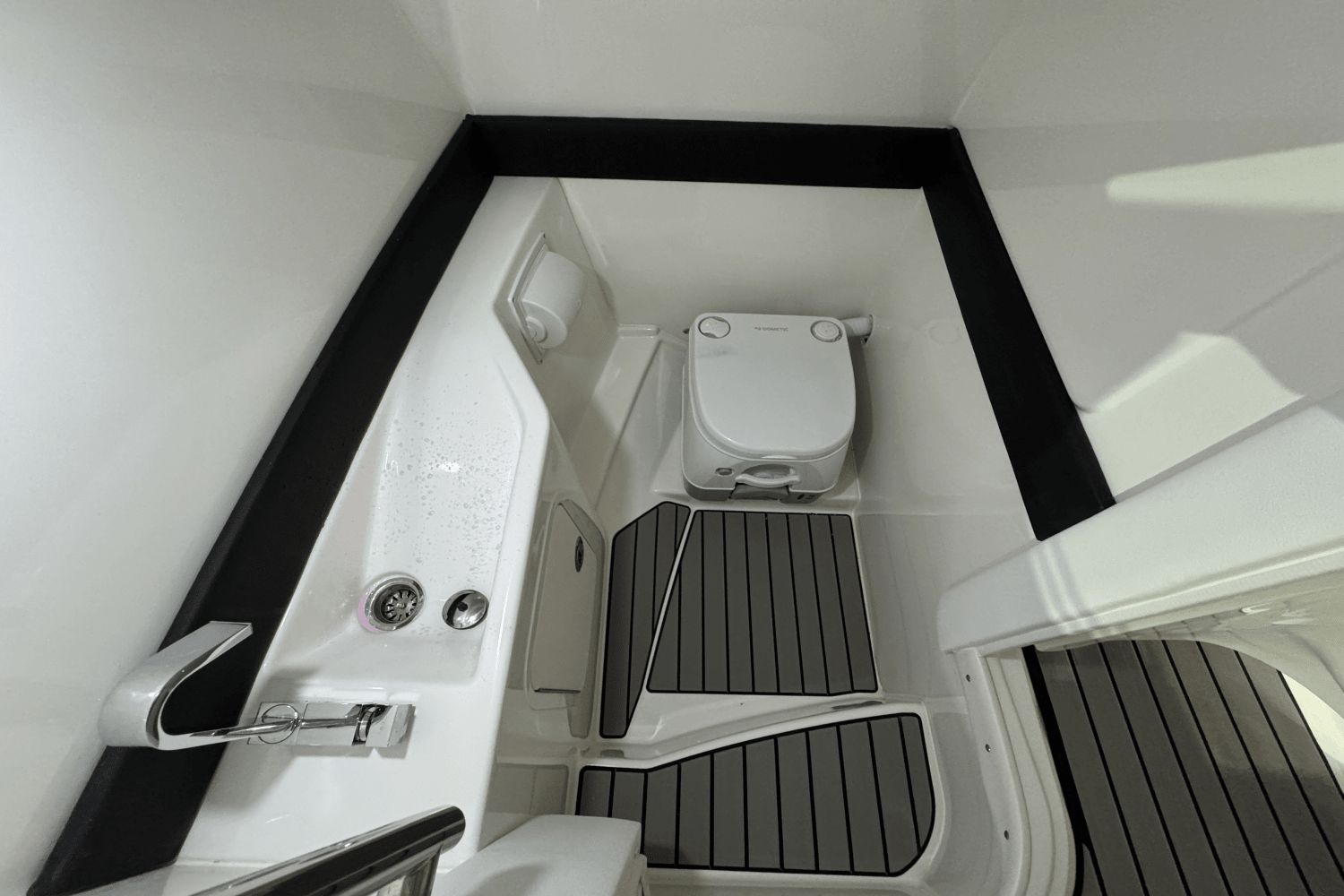 2025 Sea Ray SLX 260 Image Thumbnail #29