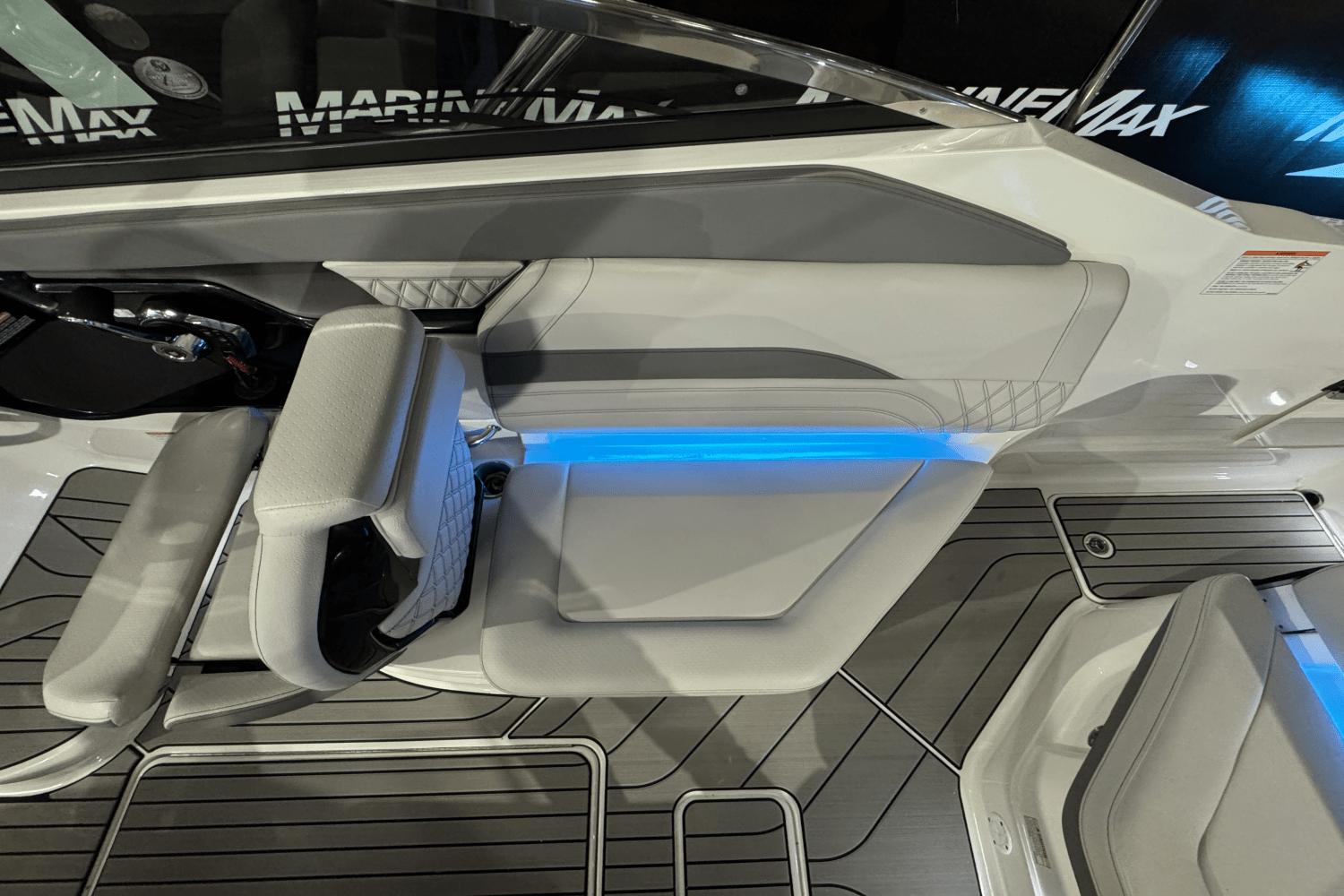 2025 Sea Ray SLX 260 Image Thumbnail #19