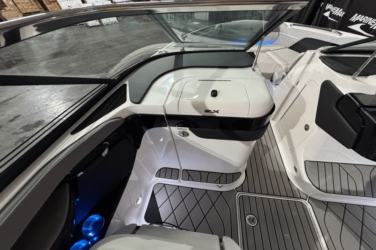 2025 Sea Ray SLX 260 Image Thumbnail #27