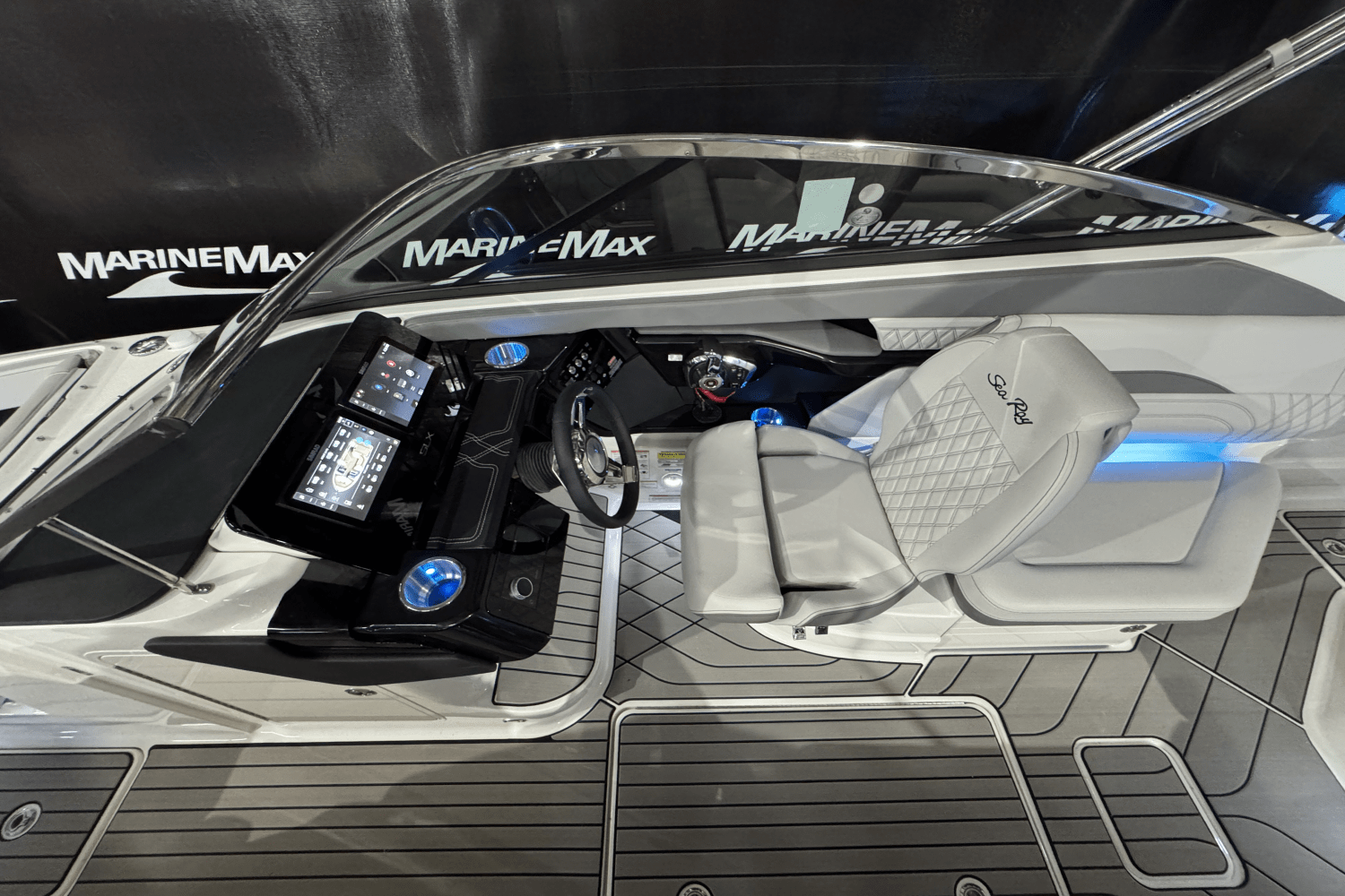 2025 Sea Ray SLX 260 Image Thumbnail #31