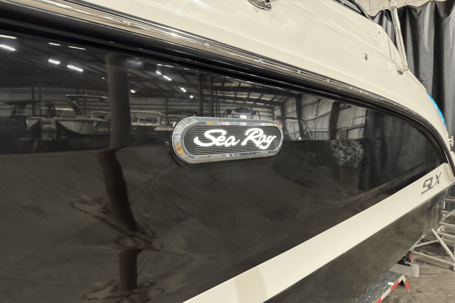 2025 Sea Ray SLX 260 Image Thumbnail #2