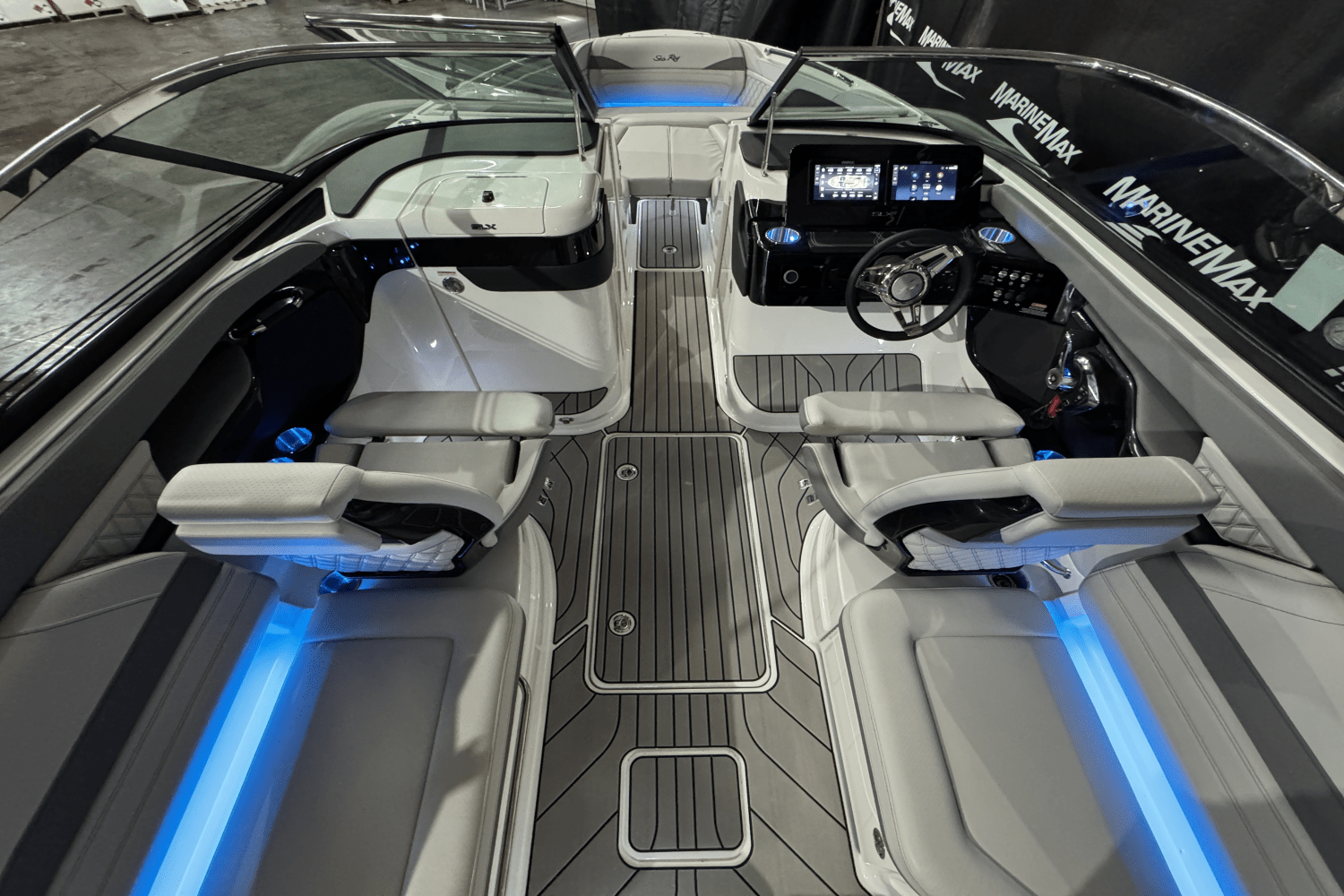 2025 Sea Ray SLX 260 Image Thumbnail #21