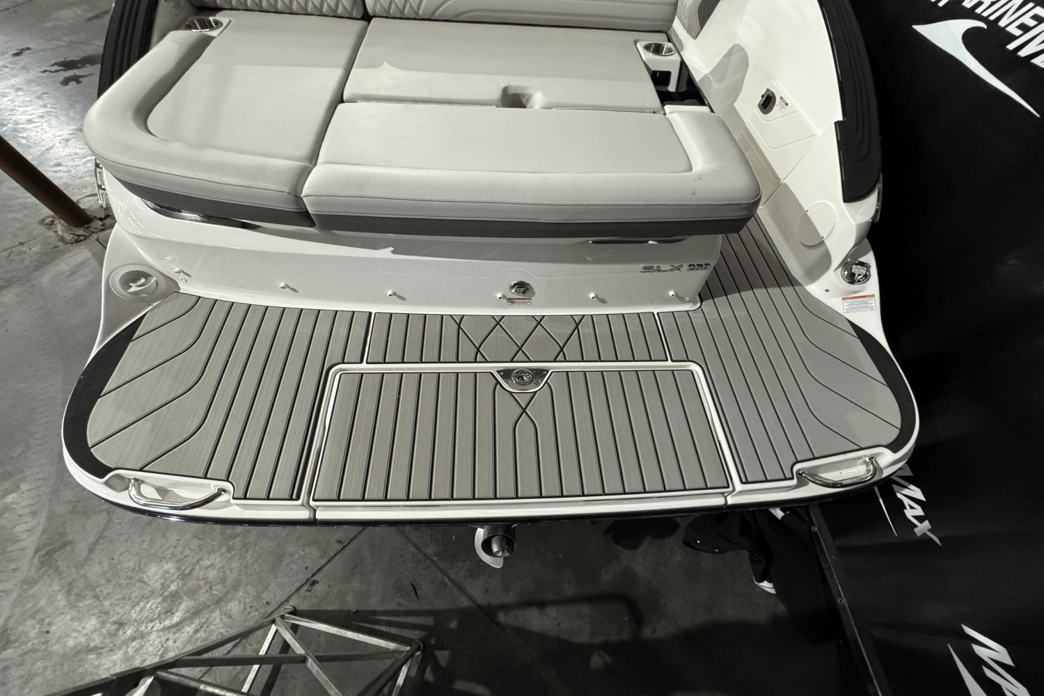 2025 Sea Ray SLX 260 Image Thumbnail #8