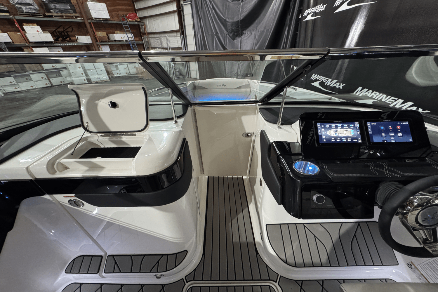 2025 Sea Ray SLX 260 Image Thumbnail #38