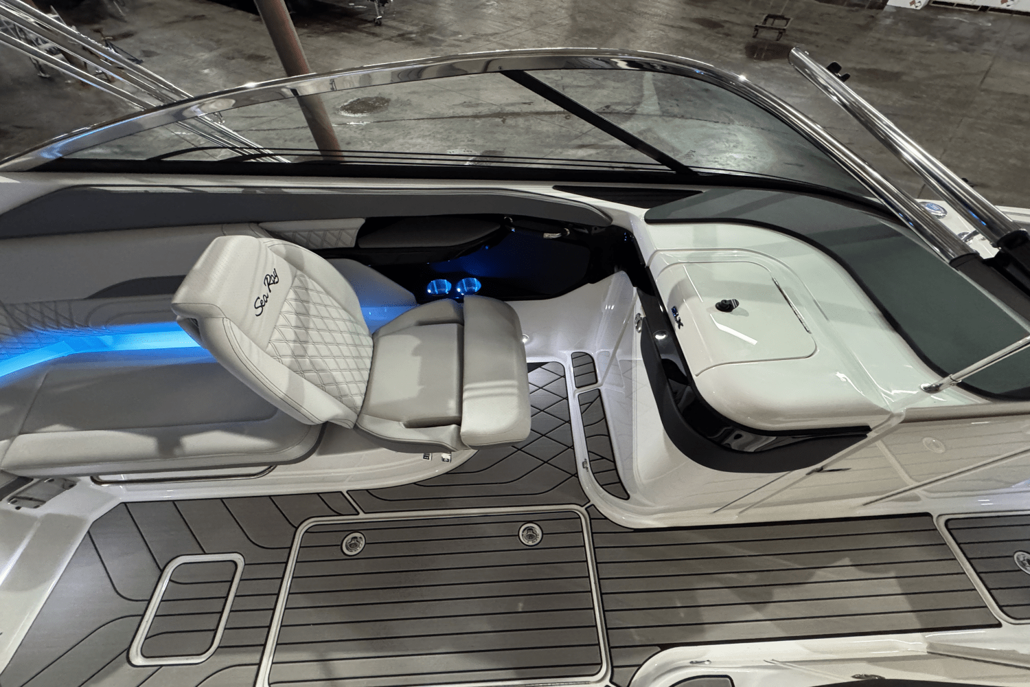 2025 Sea Ray SLX 260 Image Thumbnail #24